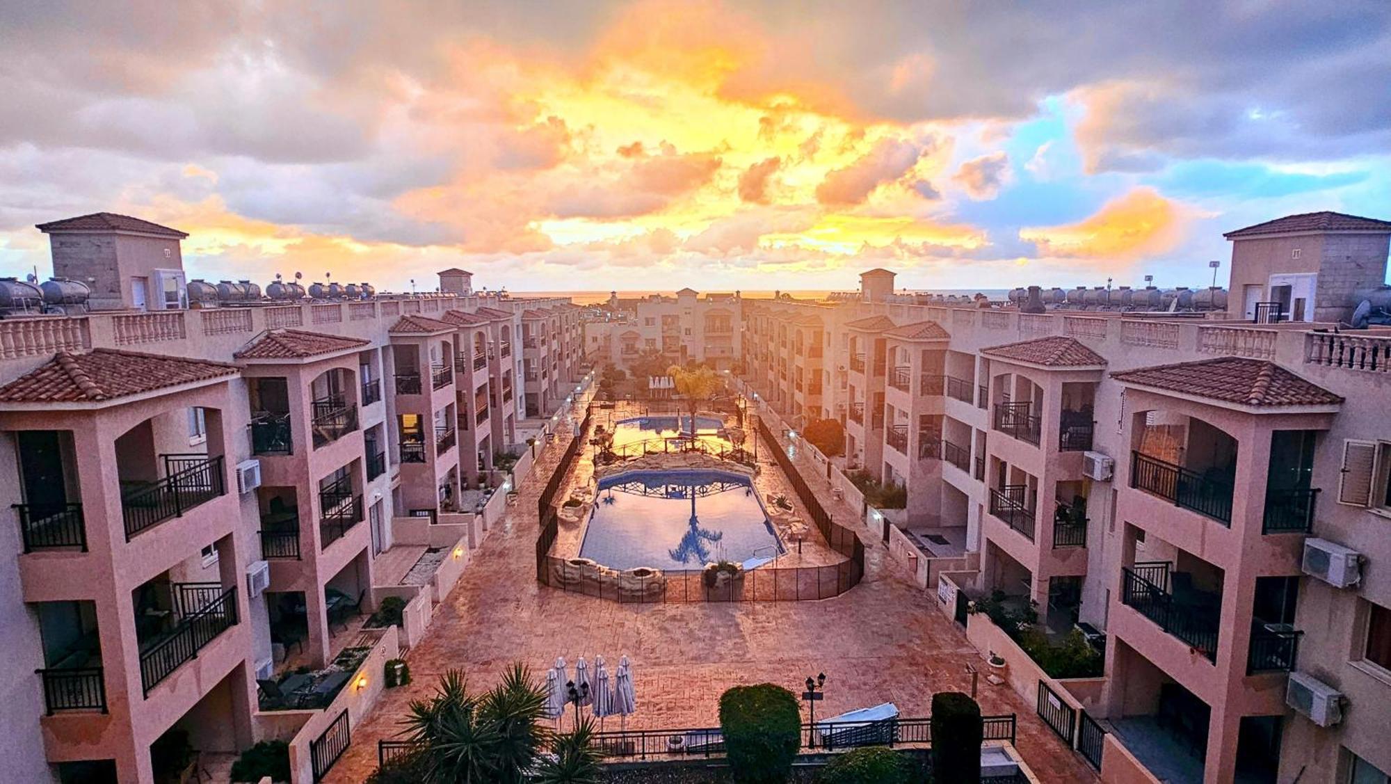 דירות Paphos Royal-Seacrest Oasis, Pool-Side מראה חיצוני תמונה